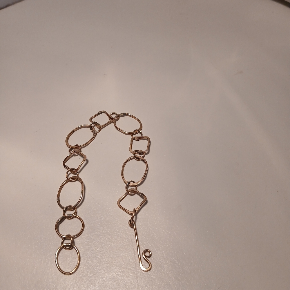 Gold Filled Loop Bracelet